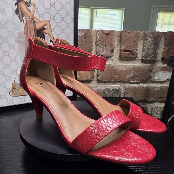 Style & Co. Red Textured Heels - Picture 1 of 7